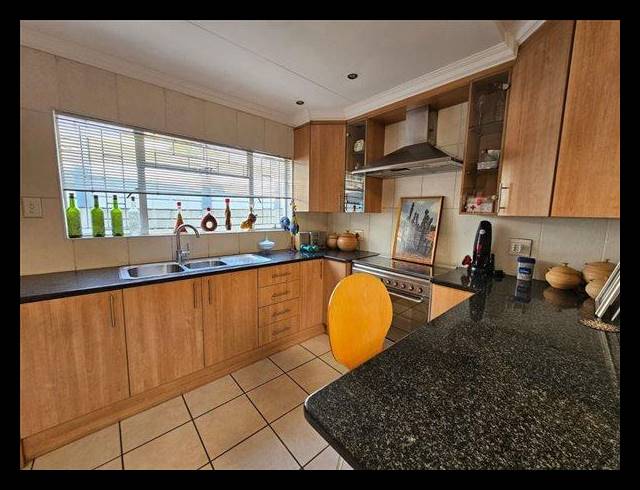 3 BEDROOM HOUSE FOR SALE IN BONAERO PARK